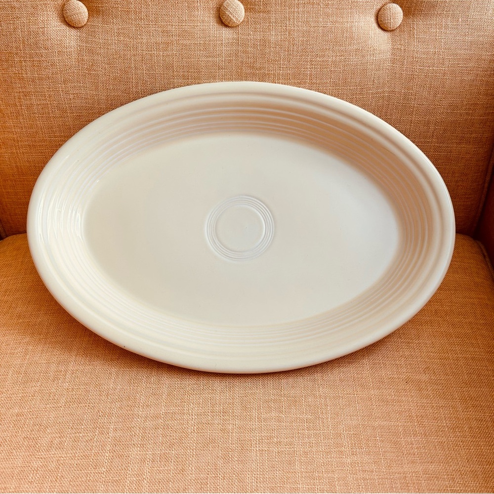 Fiesta Light Yellow Platter Fiestaware oval - Picture 2 of 7